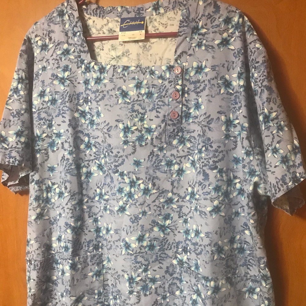 Scrub Top (L)